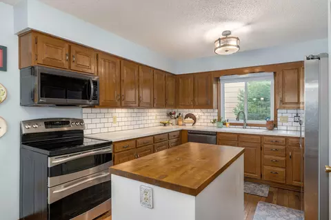 Kitchen - 3723 E Sugar Hill St, Springfield, MO 65809 photo 1 of 3