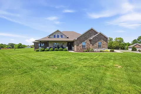 1712 S Songbird Cir, Nixa, MO 65714