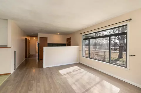 Living - 8249 W Spruce Ln, Springfield, MO 65802 photo 2 of 5
