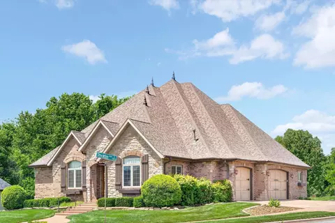 1369 E Anthony St, Springfield, MO 65804