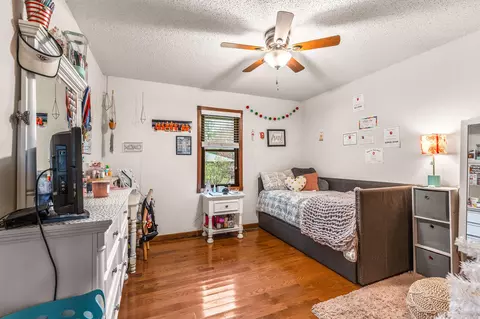 Bedroom - 1318 W Meadowbrooke Dr, Ozark, MO 65721 photo 3 of 7