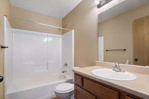 Bath - 5551 W David St, Springfield, MO 65802 photo 3 of 3