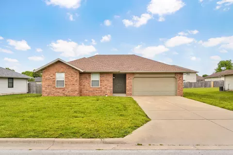 5551 W David St, Springfield, MO 65802