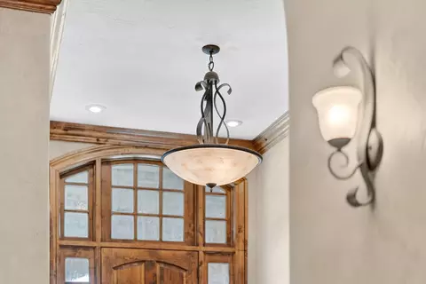 Entry Way - 1369 E Anthony St, Springfield, MO 65804 photo 6 of 10