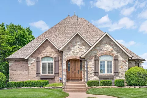 Exterior - 1369 E Anthony St, Springfield, MO 65804 photo 5 of 9