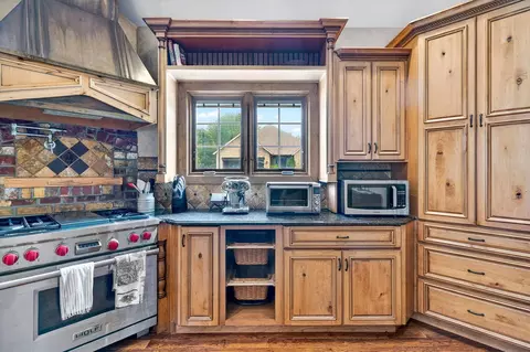 Kitchen - 1369 E Anthony St, Springfield, MO 65804 photo 3 of 4