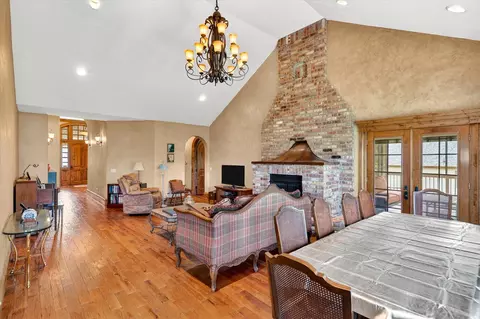 Other - 1369 E Anthony St, Springfield, MO 65804 photo 2 of 11