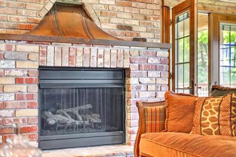 Living - 1369 E Anthony St, Springfield, MO 65804 photo 4 of 4