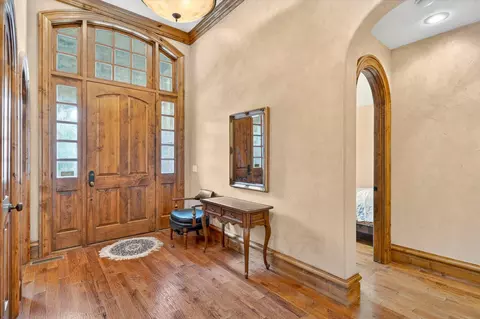Entry Way - 1369 E Anthony St, Springfield, MO 65804 photo 3 of 10