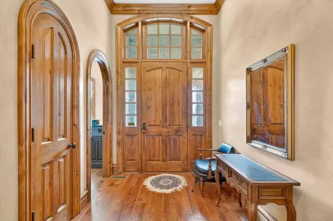 Entry Way - 1369 E Anthony St, Springfield, MO 65804 photo 2 of 10
