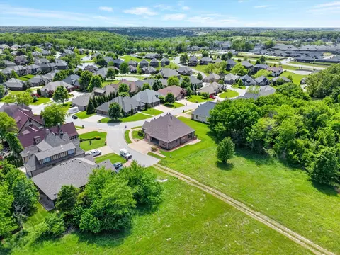 View/Area - 1369 E Anthony St, Springfield, MO 65804 photo 4 of 6