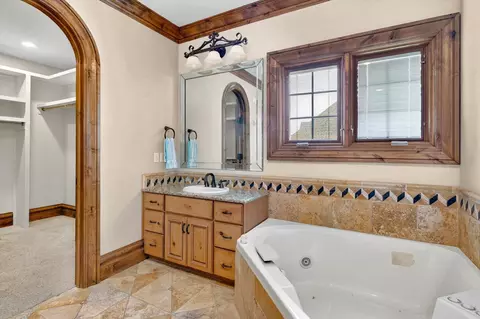 Bath - 1369 E Anthony St, Springfield, MO 65804 photo 4 of 5