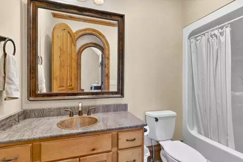 Bath - 1369 E Anthony St, Springfield, MO 65804 photo 5 of 5
