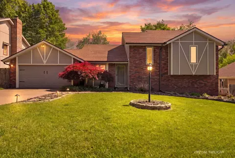 1226 E Highpoint St, Springfield, MO 65804