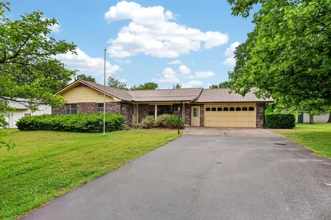 421 W South Street St, Neosho, MO 64850