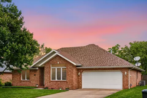 3669 W Roxbury St, Springfield, MO 65807