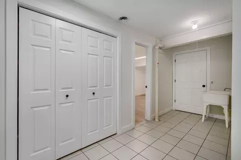 Entry Way - 2021 E Lark St, Springfield, MO 65804 photo 4 of 4