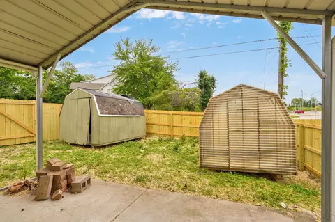 Exterior - 2021 E Lark St, Springfield, MO 65804 photo 6 of 7