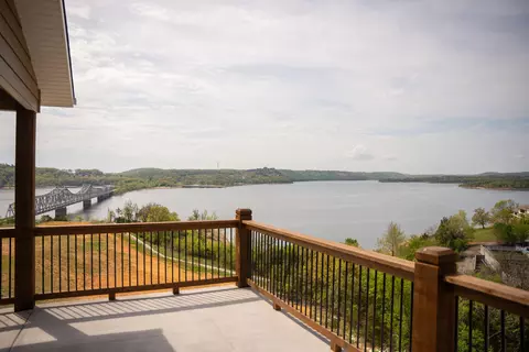 114 Bridgewater Loop #1, Kimberling City, MO 65686