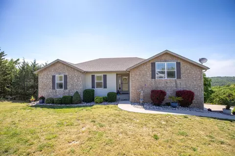 139 Wolf Trl, Hollister, MO 65672