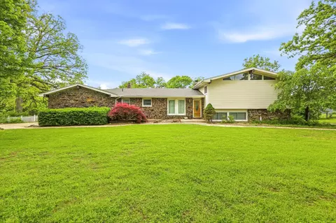 5740 E Catalpa St, Springfield, MO 65809