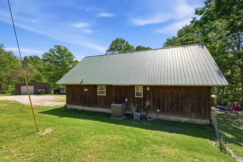 Exterior - 9004 Timber Dr, Mountain Grove, MO 65711 photo 5 of 9