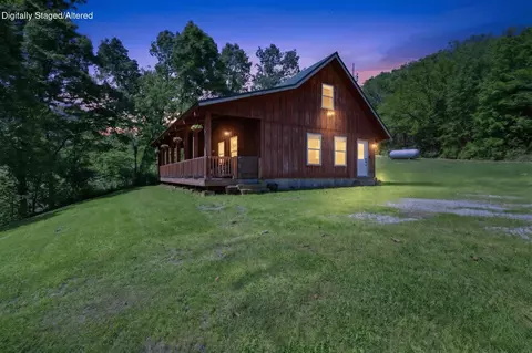 9004 Timber Dr, Mountain Grove, MO 65711