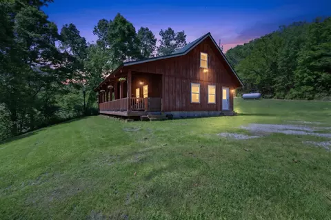 9004 Timber Dr, Mountain Grove, MO 65711