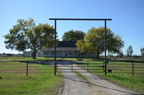 5111 State Highway Bb, Seneca, MO 64865