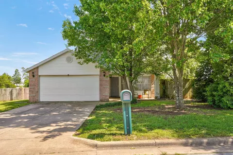 806 E Southridge St, Nixa, MO 65714
