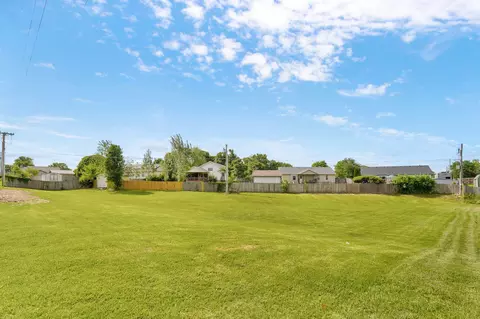 Exterior - 806 E Southridge St, Nixa, MO 65714 photo 11 of 11
