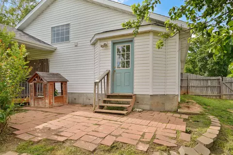 Exterior - 806 E Southridge St, Nixa, MO 65714 photo 6 of 11