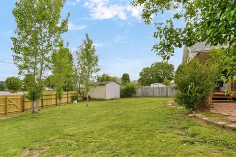 Exterior - 806 E Southridge St, Nixa, MO 65714 photo 7 of 11