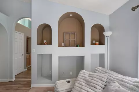 Entry Way - 806 E Southridge St, Nixa, MO 65714 photo 1 of 3