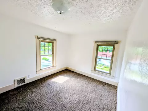 Bedroom - 431 N Clay St, Marshfield, MO 65706 photo 1 of 7