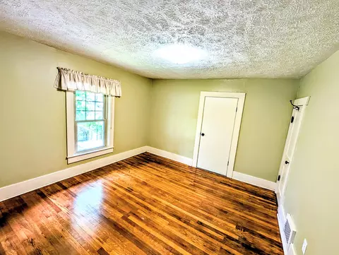Bedroom - 431 N Clay St, Marshfield, MO 65706 photo 2 of 7