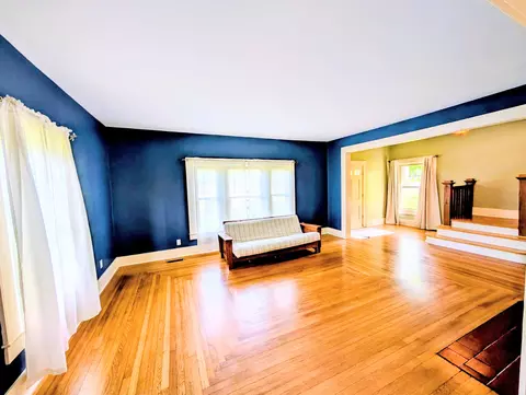 Living - 431 N Clay St, Marshfield, MO 65706 photo 3 of 5