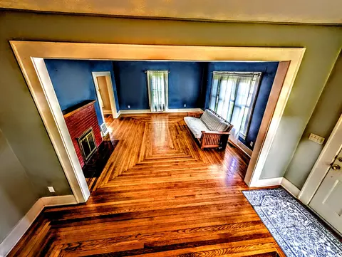 Living - 431 N Clay St, Marshfield, MO 65706 photo 4 of 5