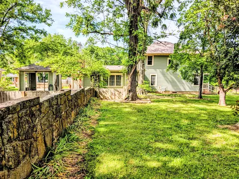 Exterior - 431 N Clay St, Marshfield, MO 65706 photo 3 of 10