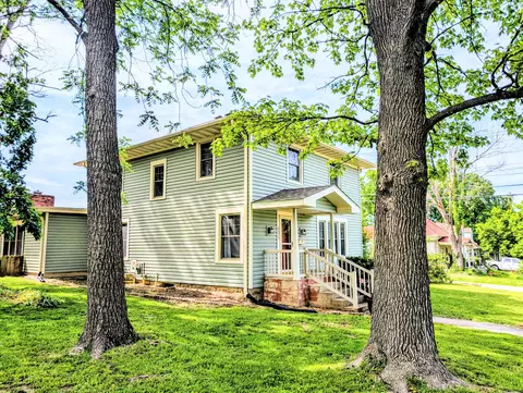 Exterior - 431 N Clay St, Marshfield, MO 65706 photo 2 of 10