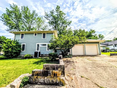 Exterior - 431 N Clay St, Marshfield, MO 65706 photo 8 of 10