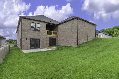 Exterior - 702 S Thornridge Dr, Springfield, MO 65809 photo 7 of 8