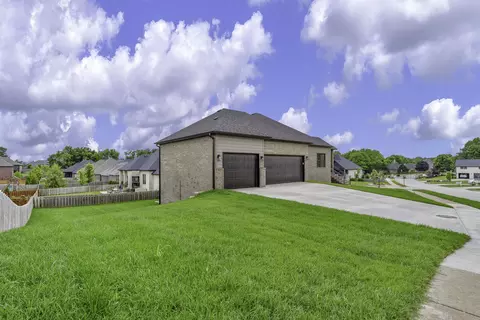Exterior - 702 S Thornridge Dr, Springfield, MO 65809 photo 8 of 8