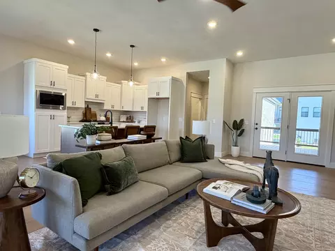 Living - 702 S Thornridge Dr, Springfield, MO 65809 photo 2 of 6