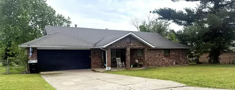 4257 W La Casa St, Springfield, MO 65802