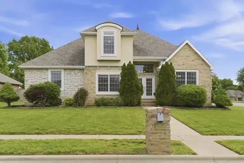 1009 E Gaslight Dr, Springfield, MO 65810