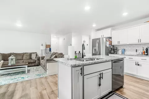 Kitchen - 1142 S Broadview Ave, Springfield, MO 65802 photo 2 of 2