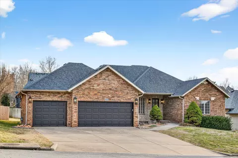 930 E Canterbury St, Springfield, MO 65810