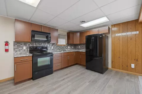 Kitchen - 5834 S Iris Ln, Battlefield, MO 65619 photo 3 of 3