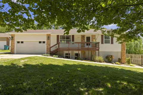 5834 S Iris Ln, Battlefield, MO 65619